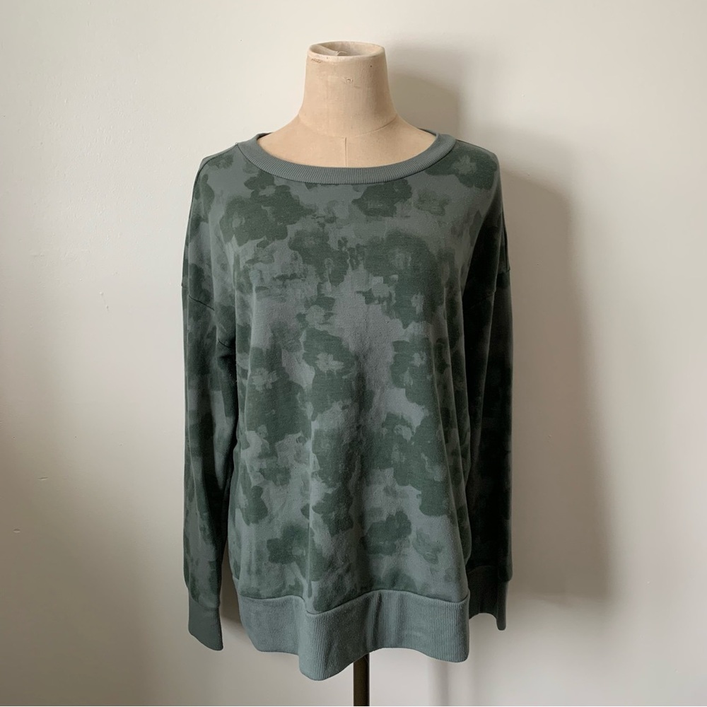 Mondetta Crew Neck Lightweight Active Top in Abstract Camouflage